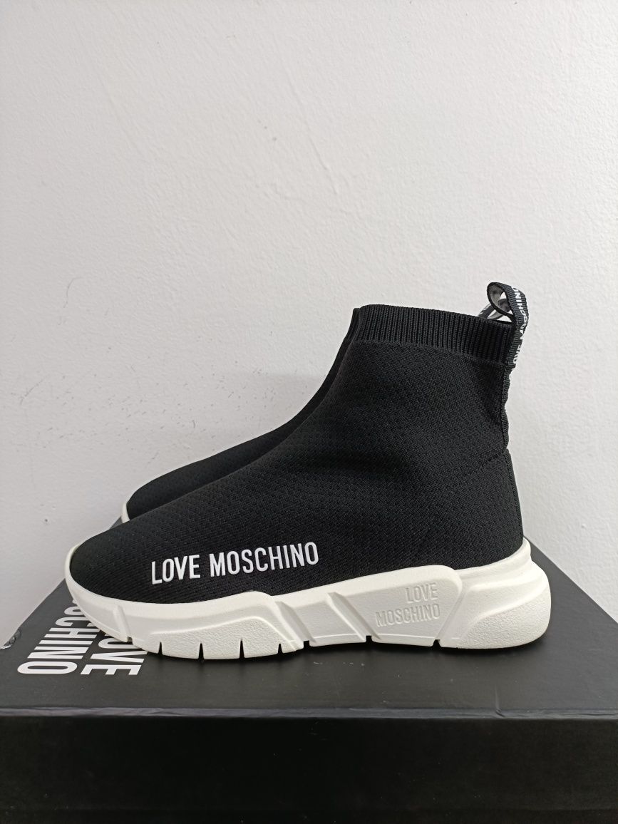 Сникърси Love Moschino номер 38 код 60A