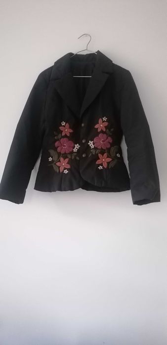 Дамско яке/сако с апликации