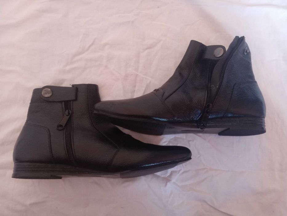 Обувки естествена кожа чисто нови