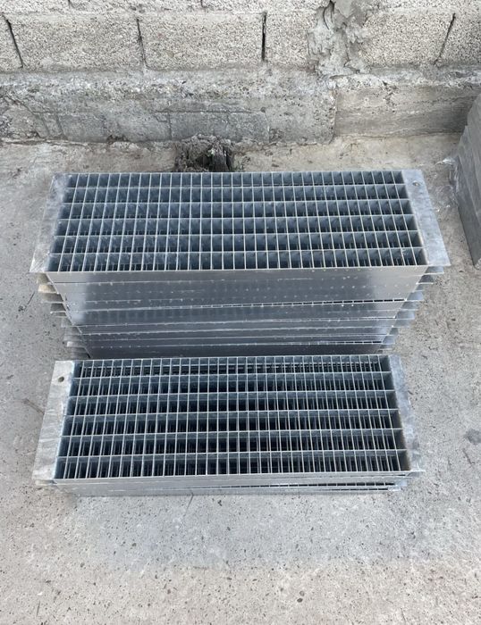 Trepte metalice zincate