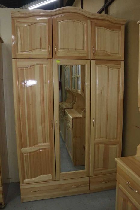 Мебели само от масив, готови и по поръчка