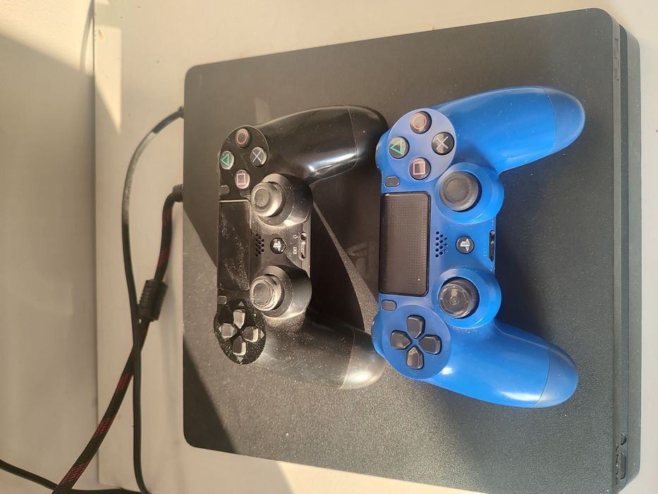 Продаю PlayStation 4 Slim  500ГБ
Состояние отличное, всё работает и