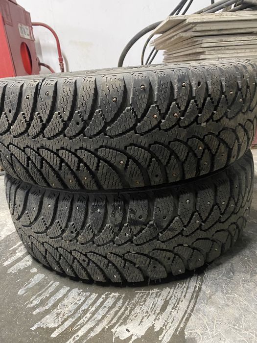 Продам шины 195/65/15 шипованная