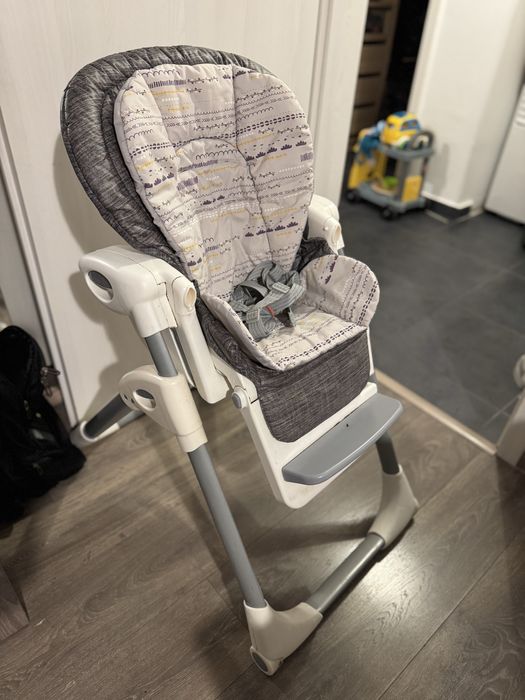 Vand scaun de masa Joie