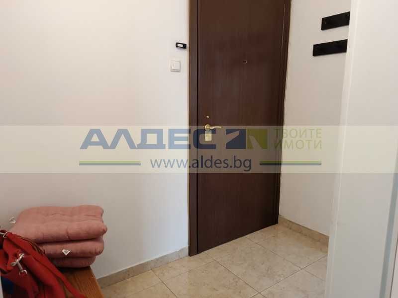 Дава се под наем Тристаен апартамент в София, Център - 98 кв.м за 765 € - Снимка #10