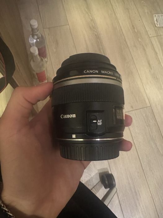 Canon EF-S 60mm f/2.8 Макро Обектив