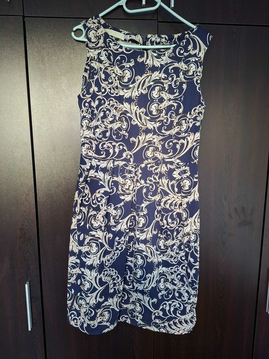 Официална рокля до коляното