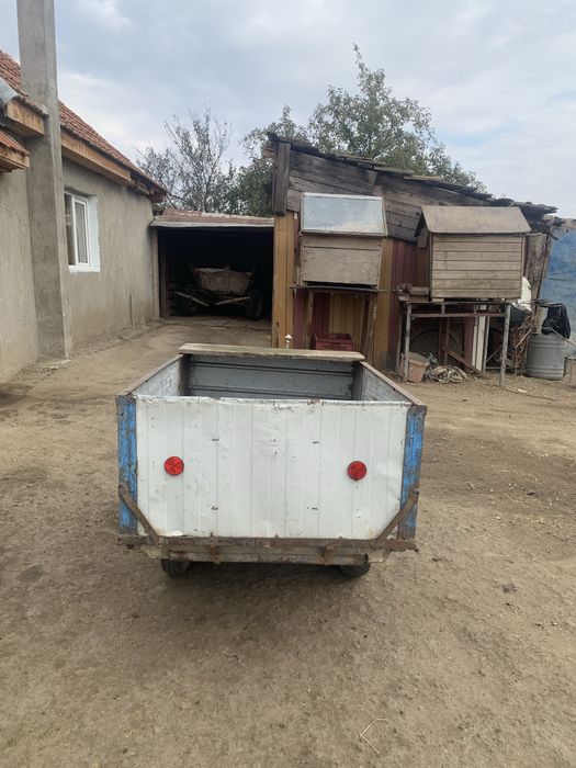 Vând remorcuț foarte buna. Mai multe detali la fața  locului.