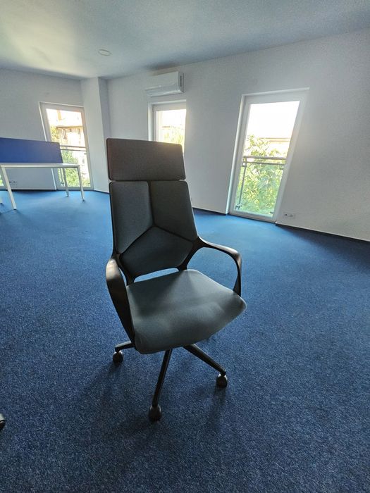 Scaun de birou ergonomic cu defect

Vând scaun d