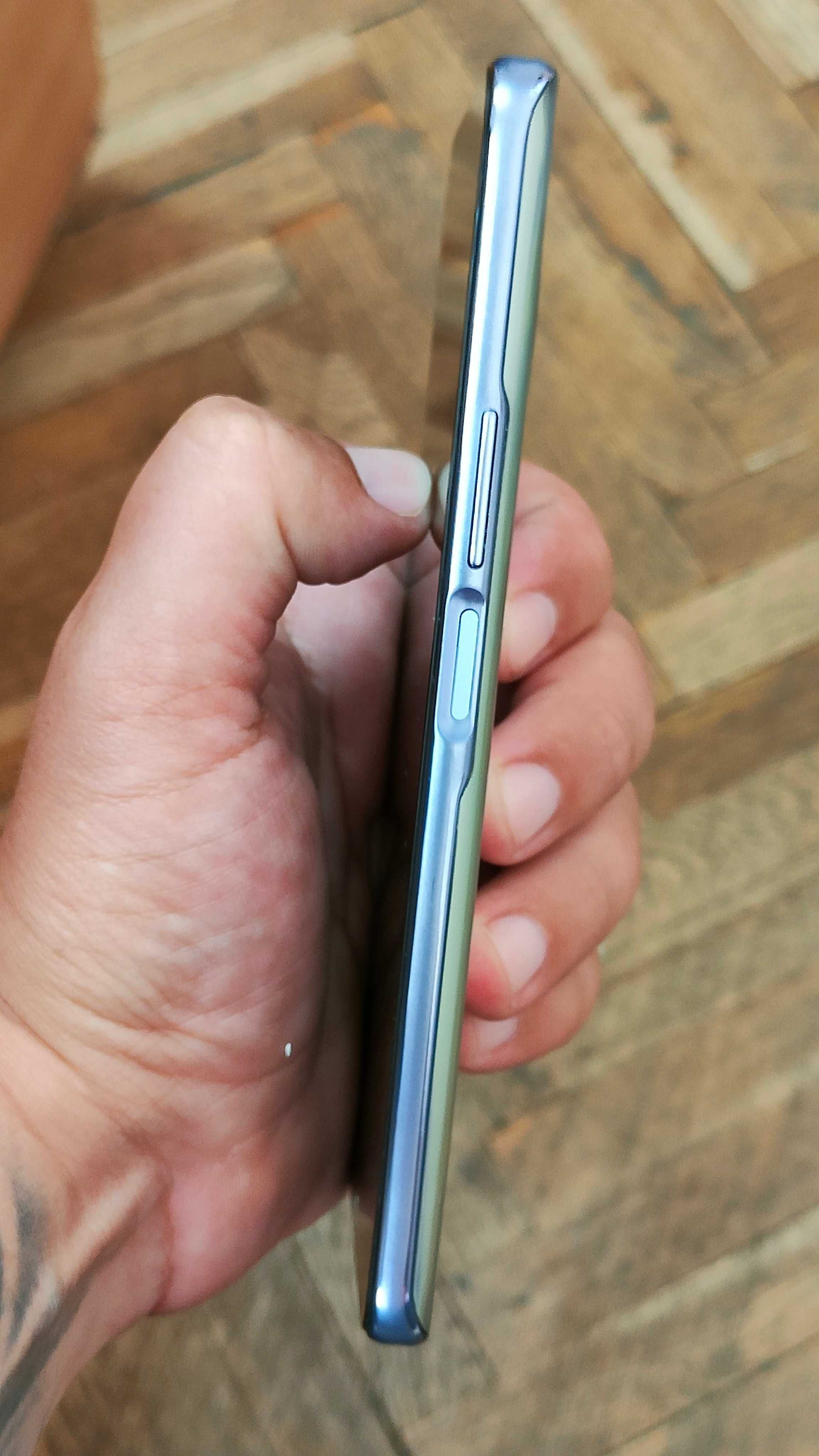 Huawei nova 8i .