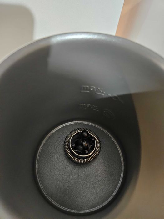 Nespresso Aeroccino 3 - разпенител на мляко