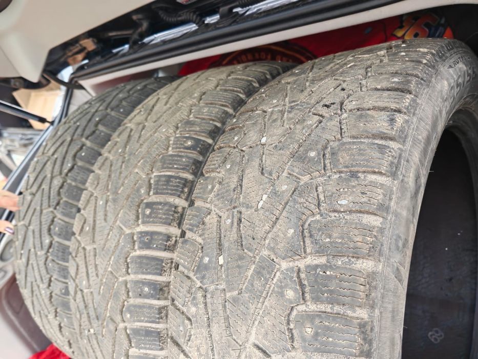 Продам зимние шины Pirelli 235/55 R19