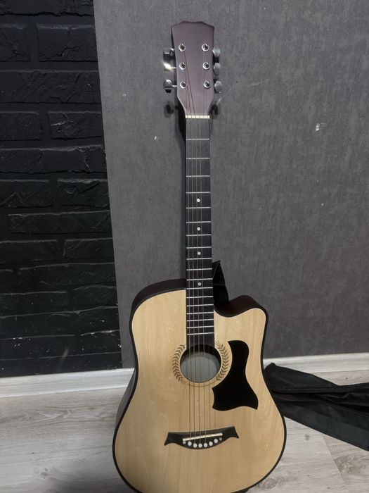 Гитара новая аккустическая