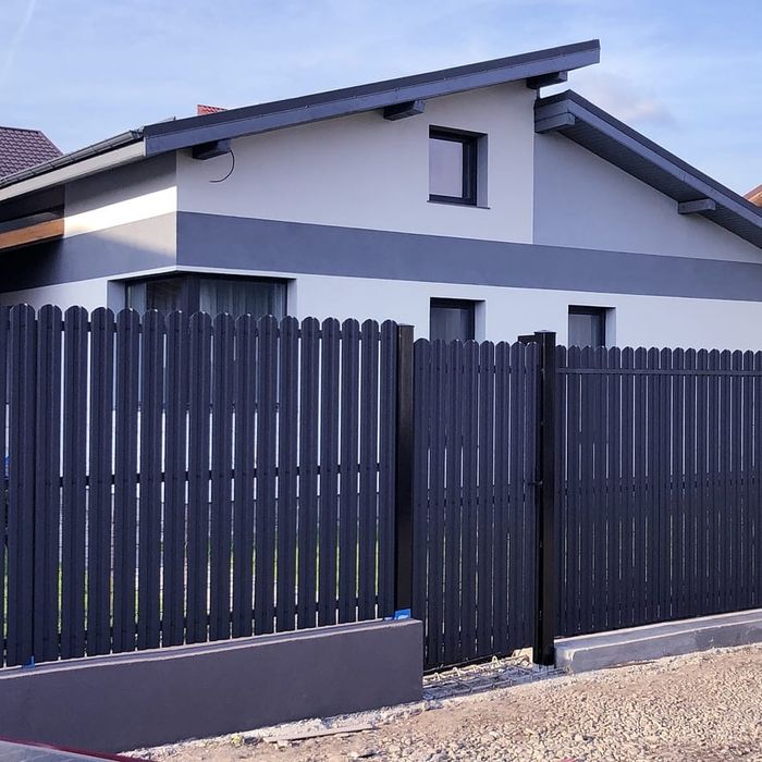 Construim garduri si porti din sipca metalica, panouri stil jaluzele,