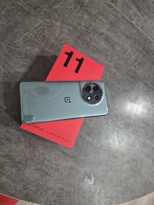 Продам oneplus 11