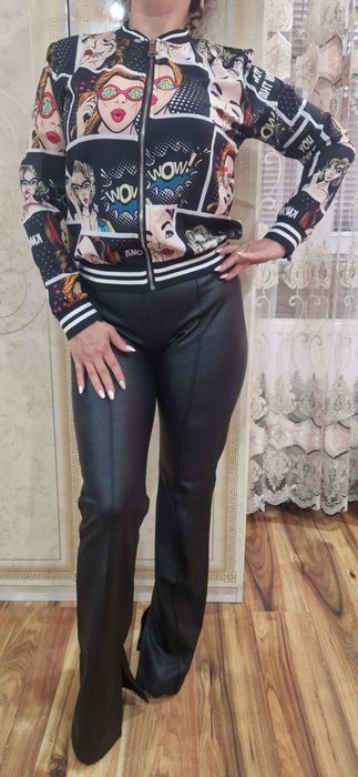 Pantaloni Stradivarius piele si bluza