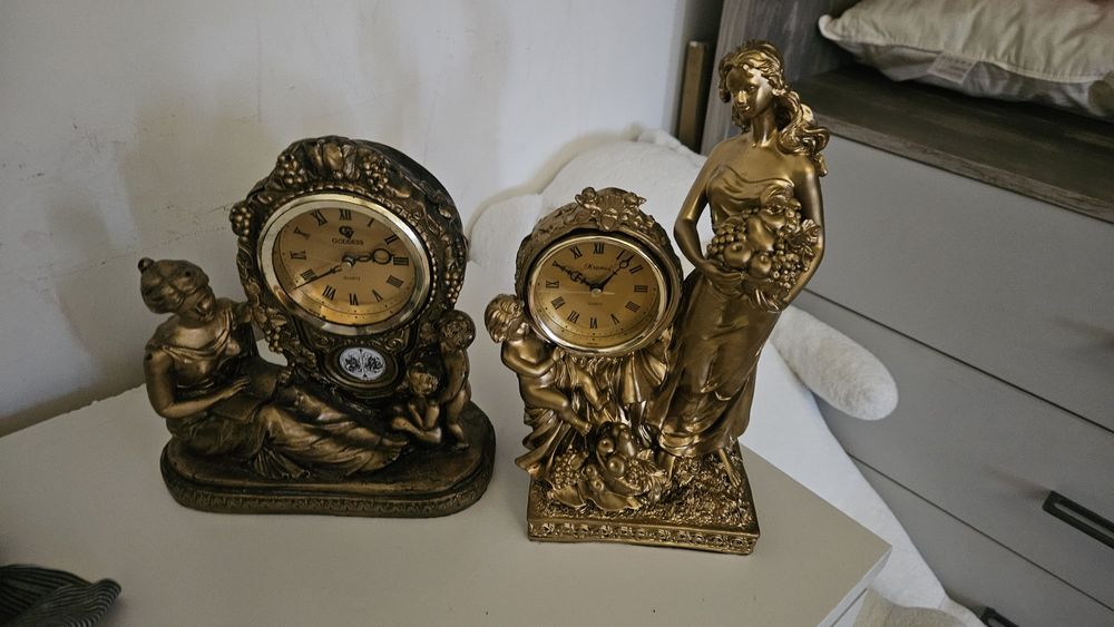 Часы девушка с цветами