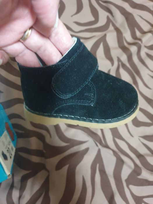 Продам обувь детскую