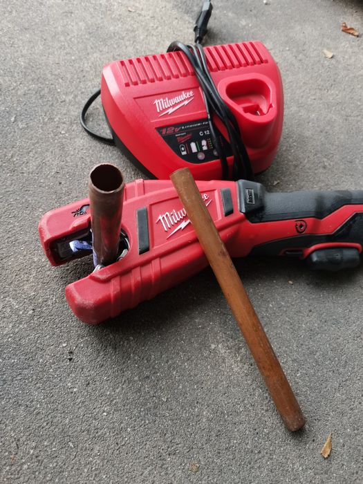 Milwaukee taietor teava