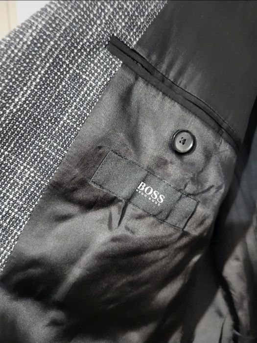 Sacou Hugo Boss ca NOU model deosebit,pret achizitie 2500 lei