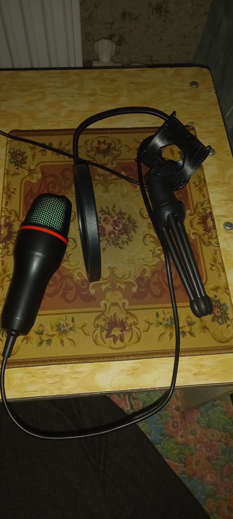 Kompyuter mikrofoni Condencer Mircrophone USB, RGB yoritgichli, simli