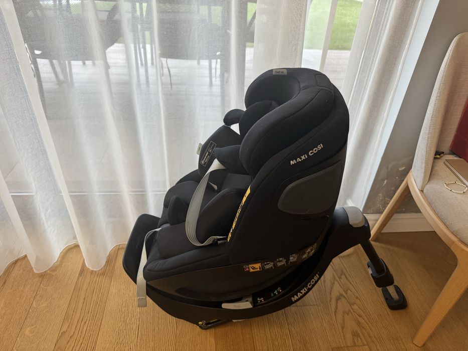 Maxi Cosi Pearl 360 с isofix 0+