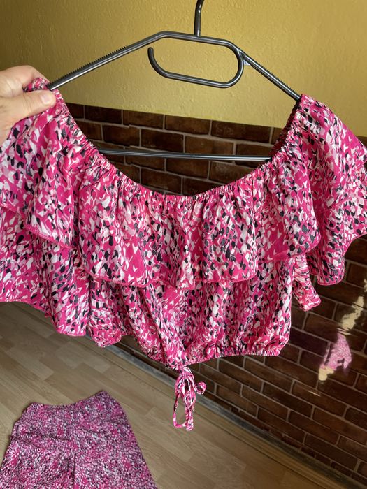 Compleu ,pantaloni si bustiera