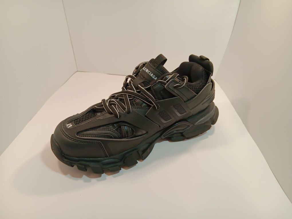Balenciaga track