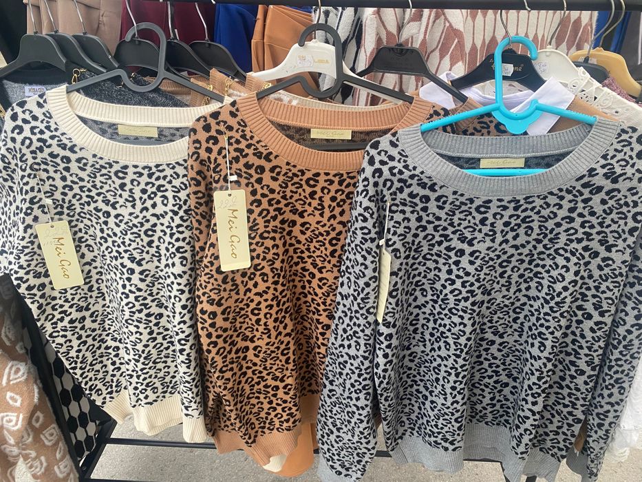 Нови блузи, жилетки, суичери