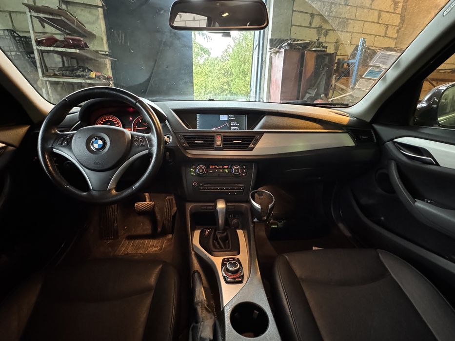 BMW X1 - 2.0 diesel 143cp - cutie automata - an fab 2011 - panoramic