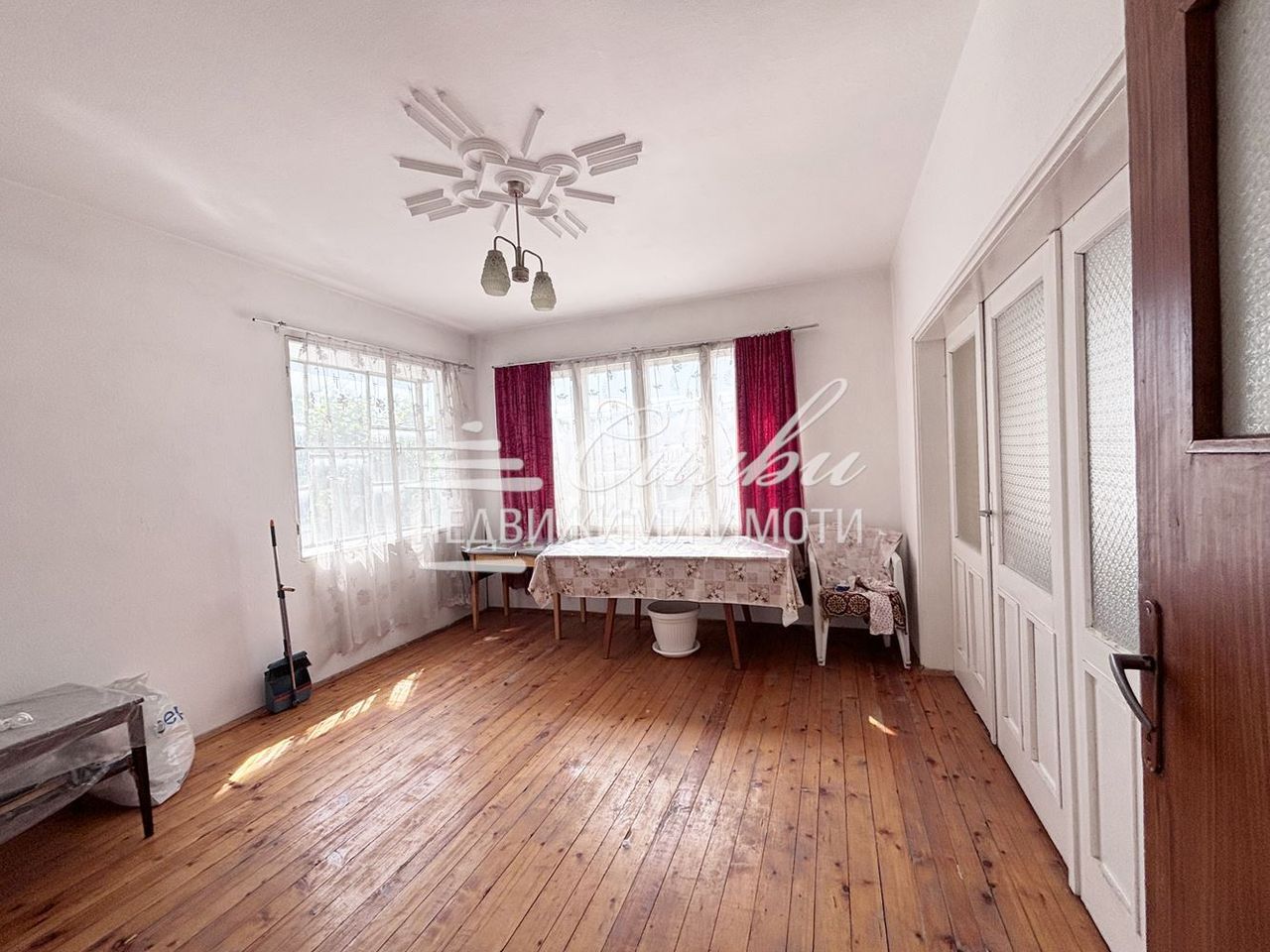 Продава се Къща в Велики Преслав - 261 кв.м за 411 €/кв.м - Снимка #7