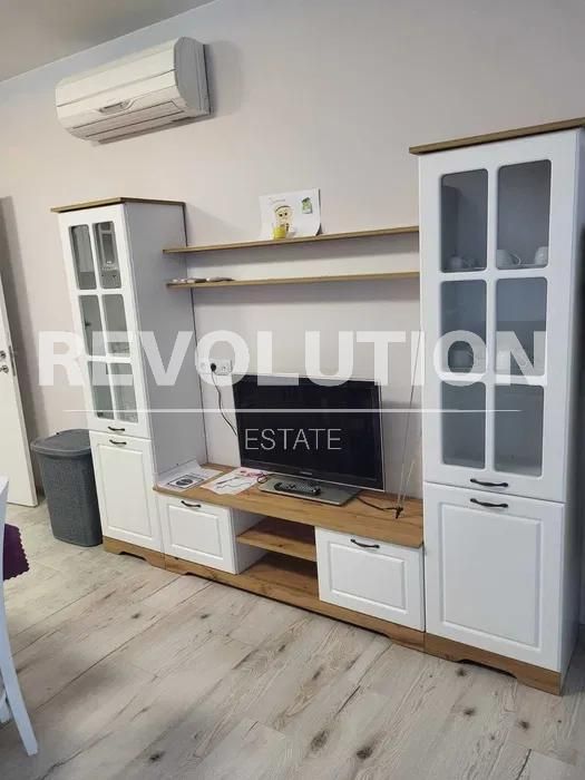 Дава се под наем Двустаен апартамент в Варна, м-т Траката - 66 кв.м за 600 € - Снимка #3