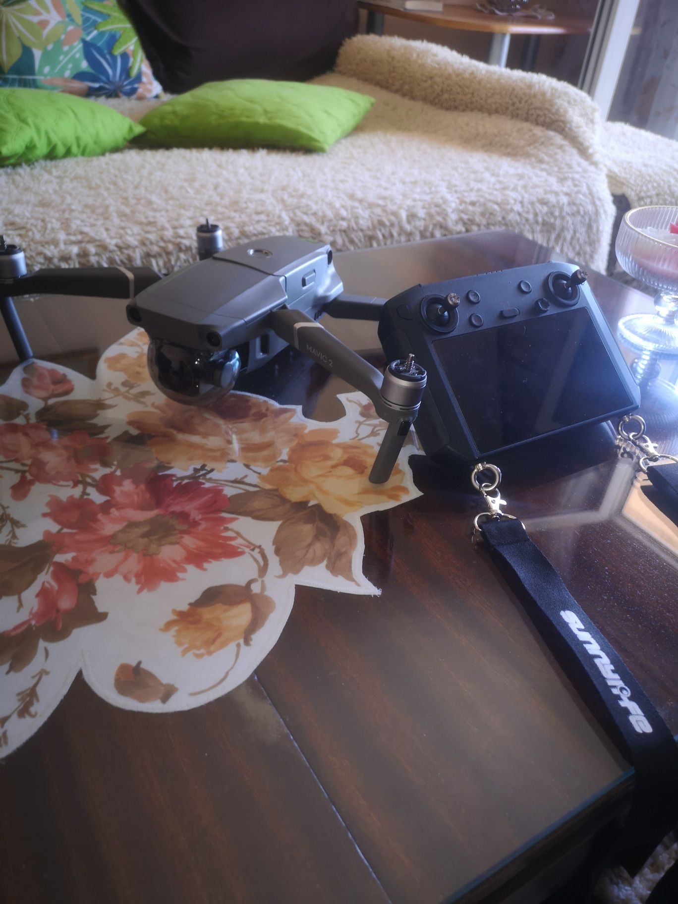 Продавам Mavic 2 pro +  Smart controler чанта, зарядни, филтри(Спешно)