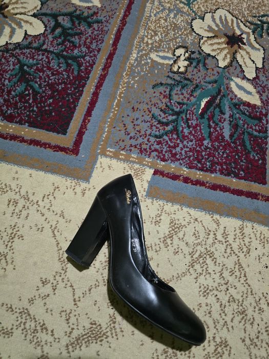 Продам зимнюю обувь б/у