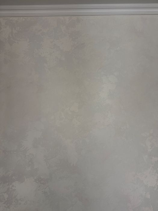 Клею обой, покраска стен, левкас шпаклевка