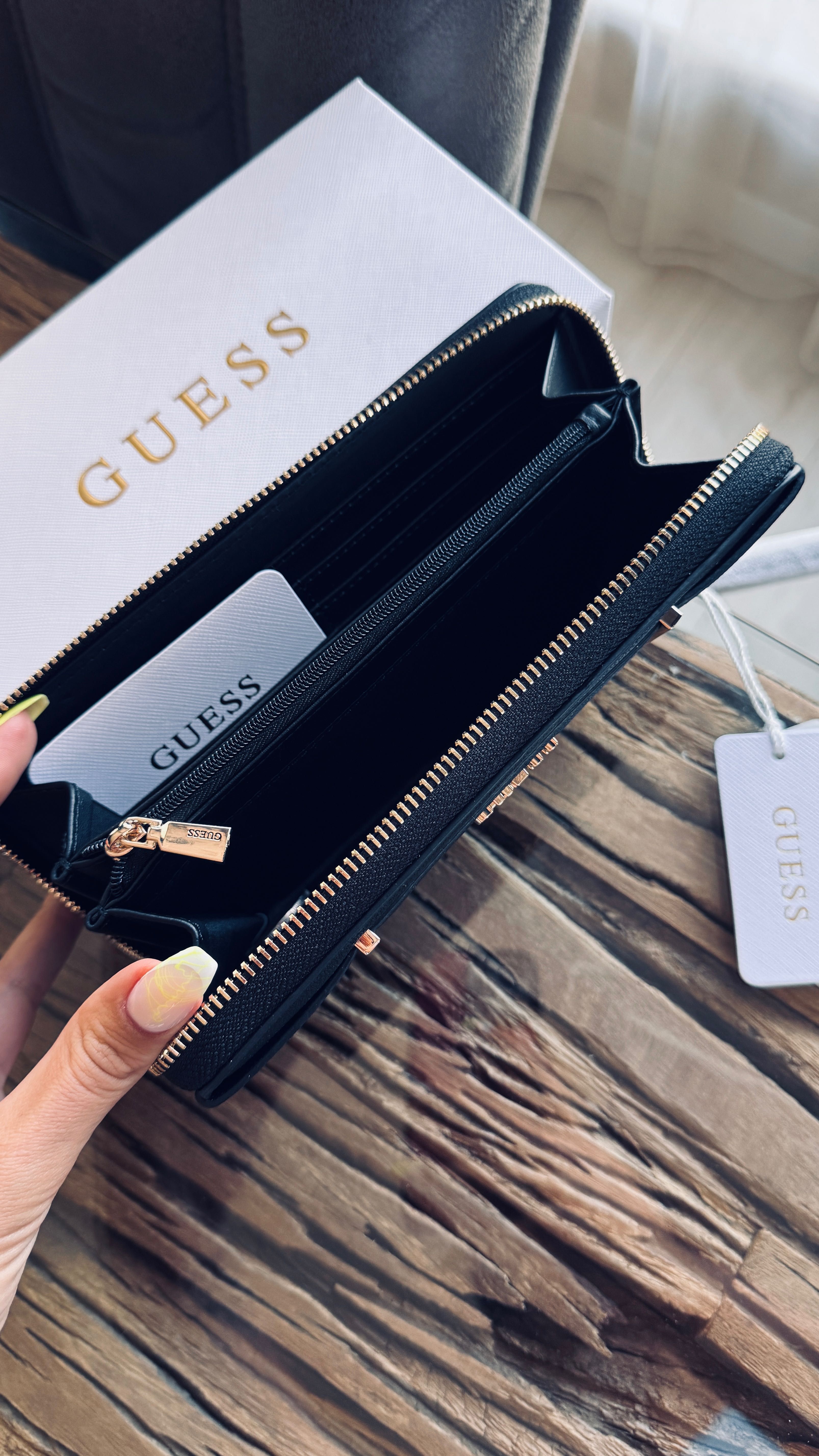 Портфейл GUESS, НОВО