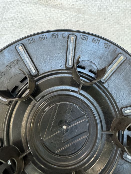 Capace roti  originale VW T6 T5 Amarok  noi originale