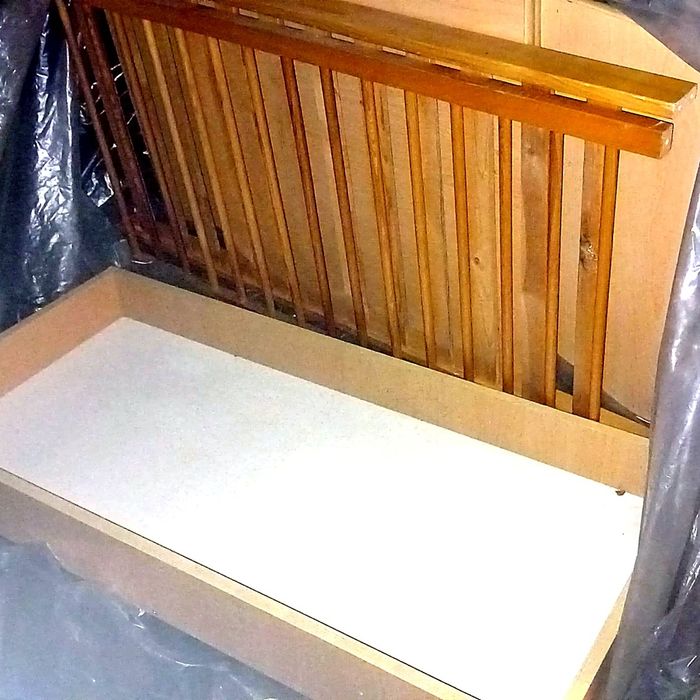 Vand Patut din lemn fara saltea