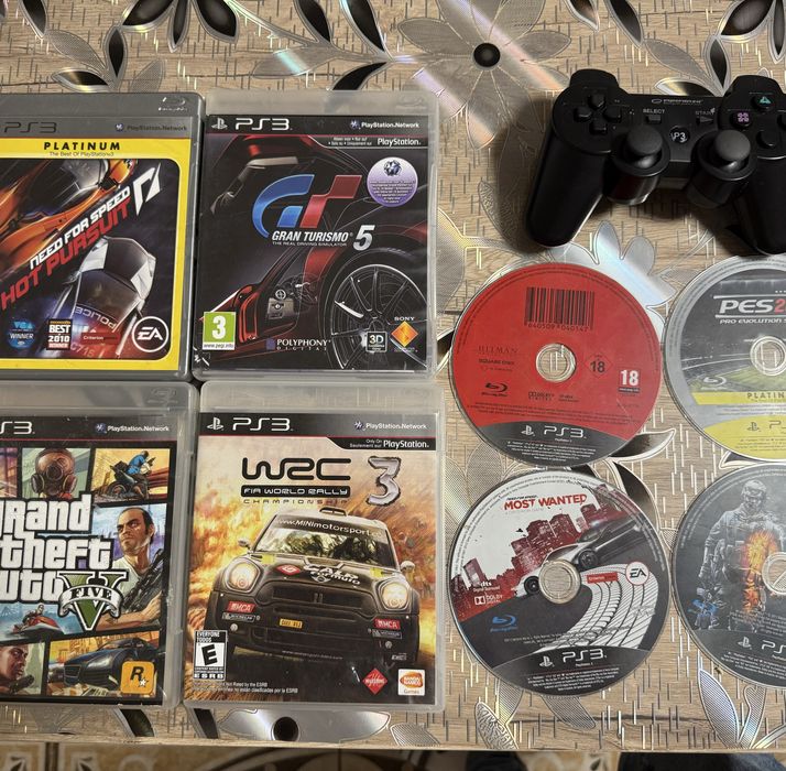 Vând Playstation 3 super slim in stare foarte buna