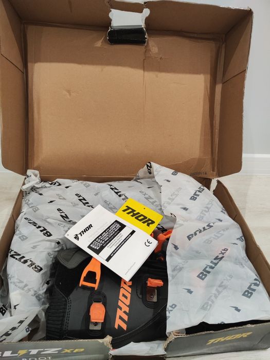 Кросови ботуши THOR 42 номер