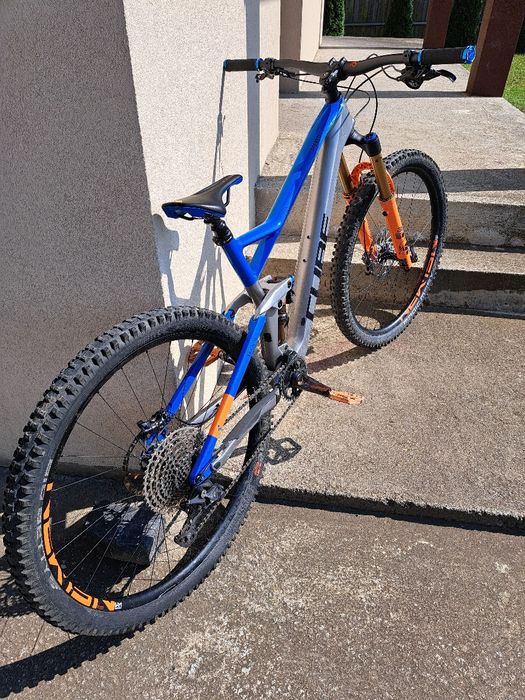 Bicicleta carbon mountainbike CUBE