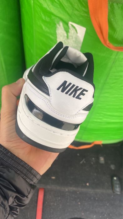 Adidasi Nike noi autentici