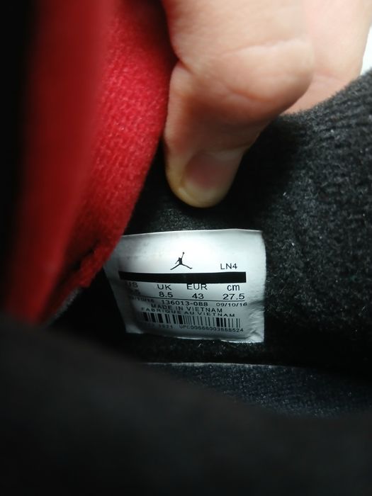 Air Jordan 4 × Red Thunder