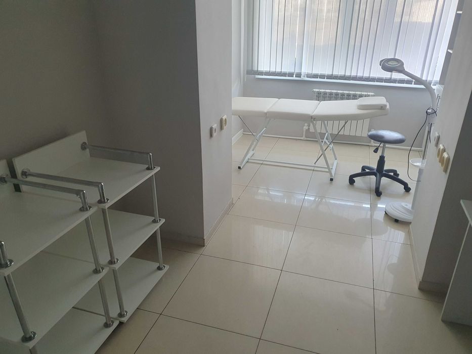 Стол-помощник для косметолога и др