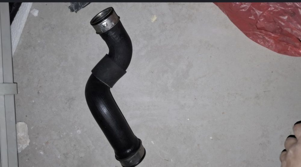 Маркуч турбо mercedes c220