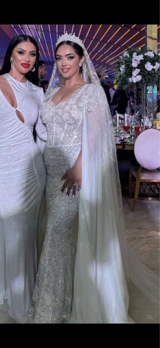 Rochie alba pe corp