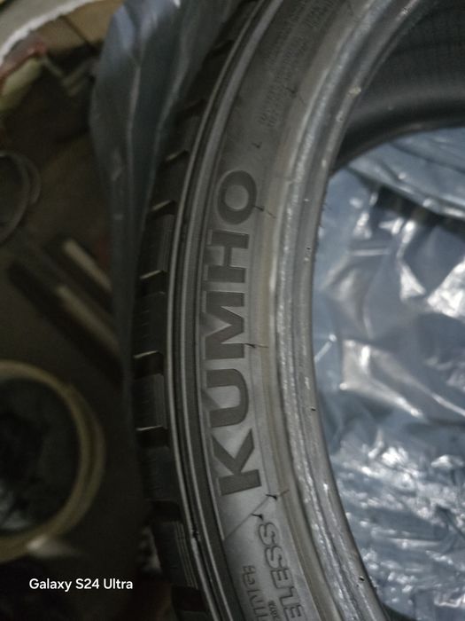 2 buc Kumho wintercraft 255 35 r20, dot 2024
