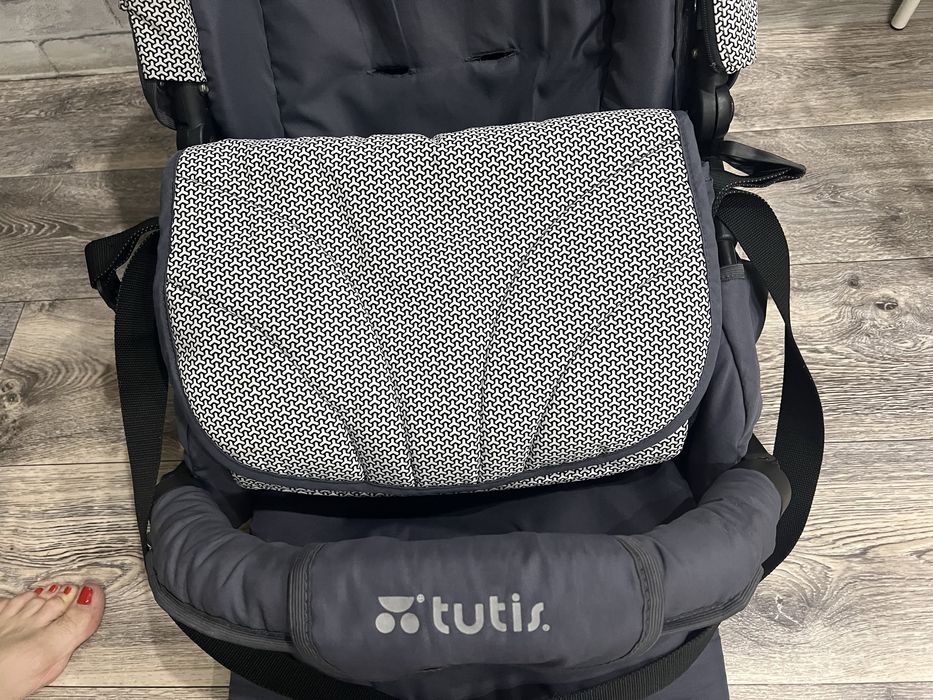 Продаю зимнюю детскую коляску Tutis 2 в 1