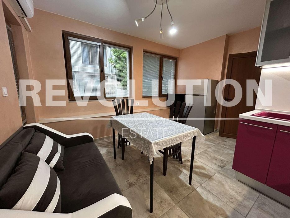 Дава се под наем Двустаен апартамент в Варна, Колхозен пазар - 50 кв.м за 390 € - Снимка #1