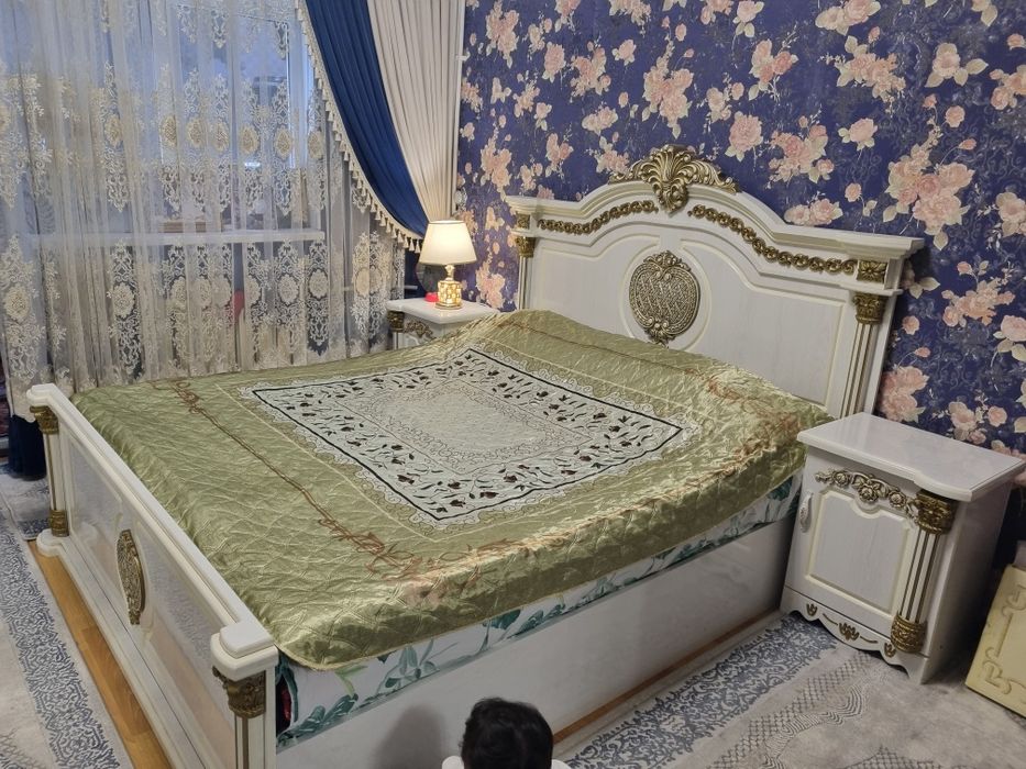 Spalni garnitur sotiladi